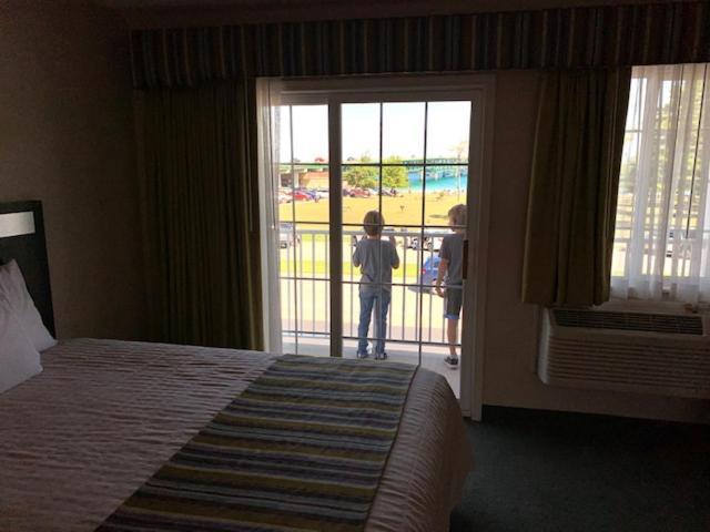 Parkside Inn Bridgeview Mackinaw City Zewnętrze zdjęcie