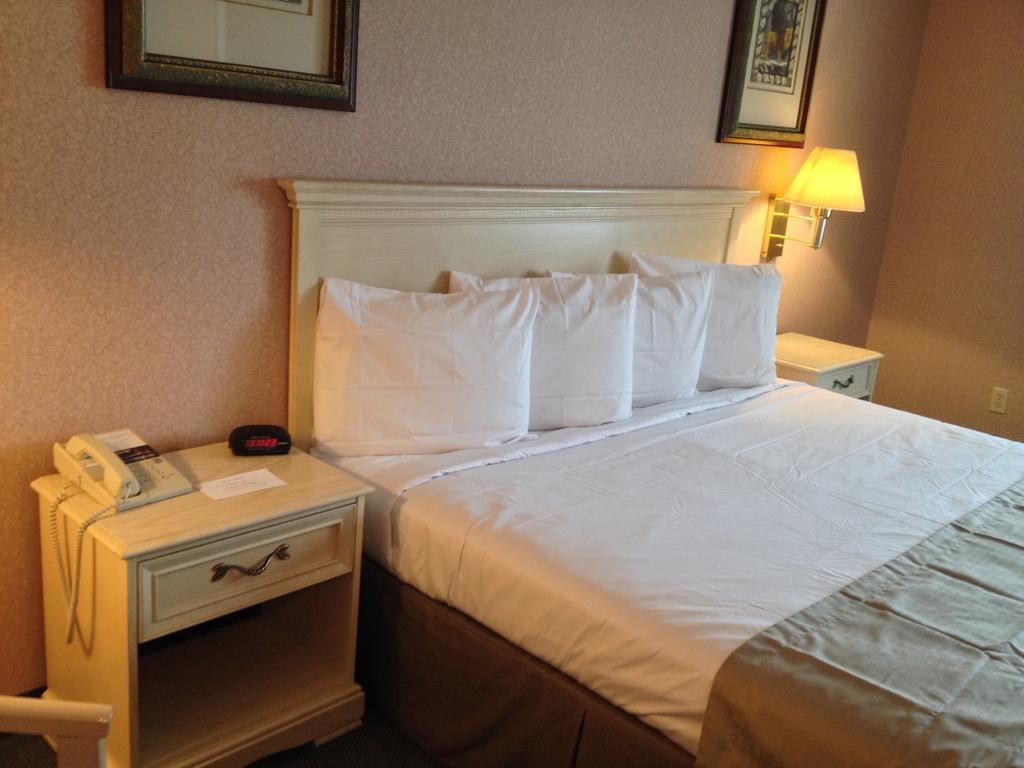Parkside Inn Bridgeview Mackinaw City Zewnętrze zdjęcie