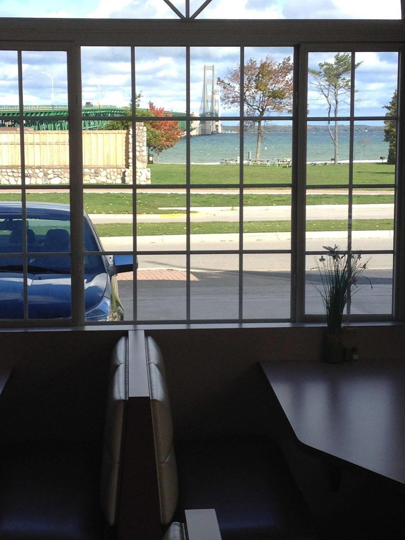Parkside Inn Bridgeview Mackinaw City Zewnętrze zdjęcie